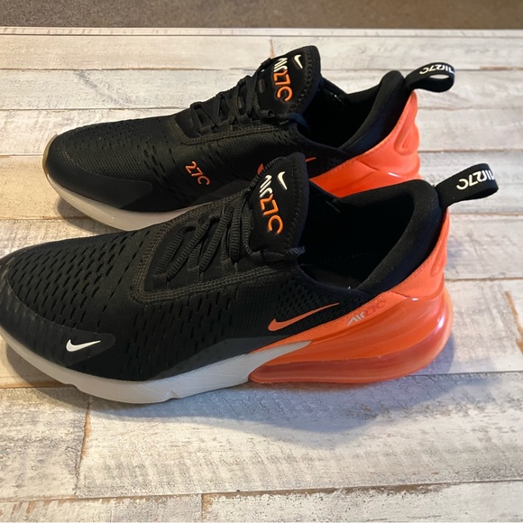 Nike Air 270 Black and Orange Athletic Shoes - Picture 4 of 8